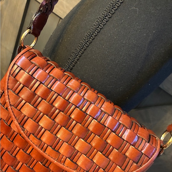 Vintage Woven Leather Shoulder Bag - Picture 3 of 11